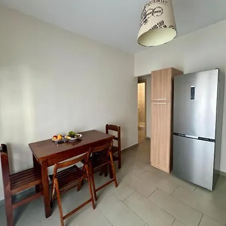 Cozy 10 Min From The Sea!!